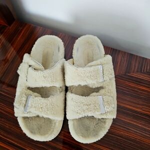 Alexander Mcqueen Women's Shearling Slide Sandals Beige Size 39